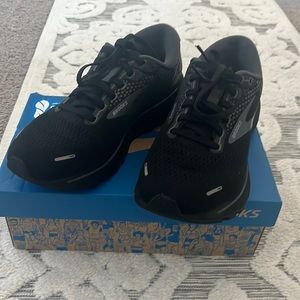 Brooks ghost 14 rung shoes size 8.5